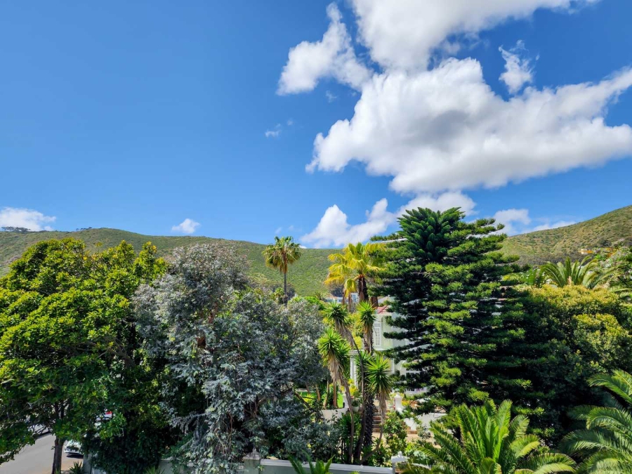 1 Bedroom Property for Sale in Sea Point Western Cape